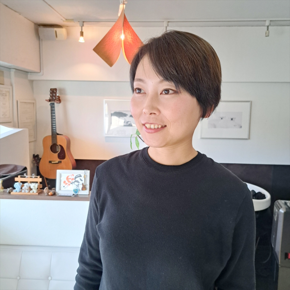 アディクシーカラーでトーンダウン　サファイア