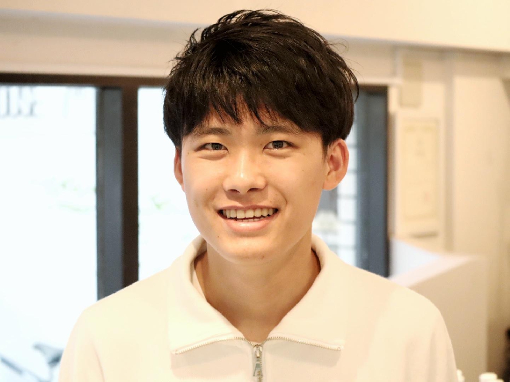 アップバングのメンズツーブロックカット