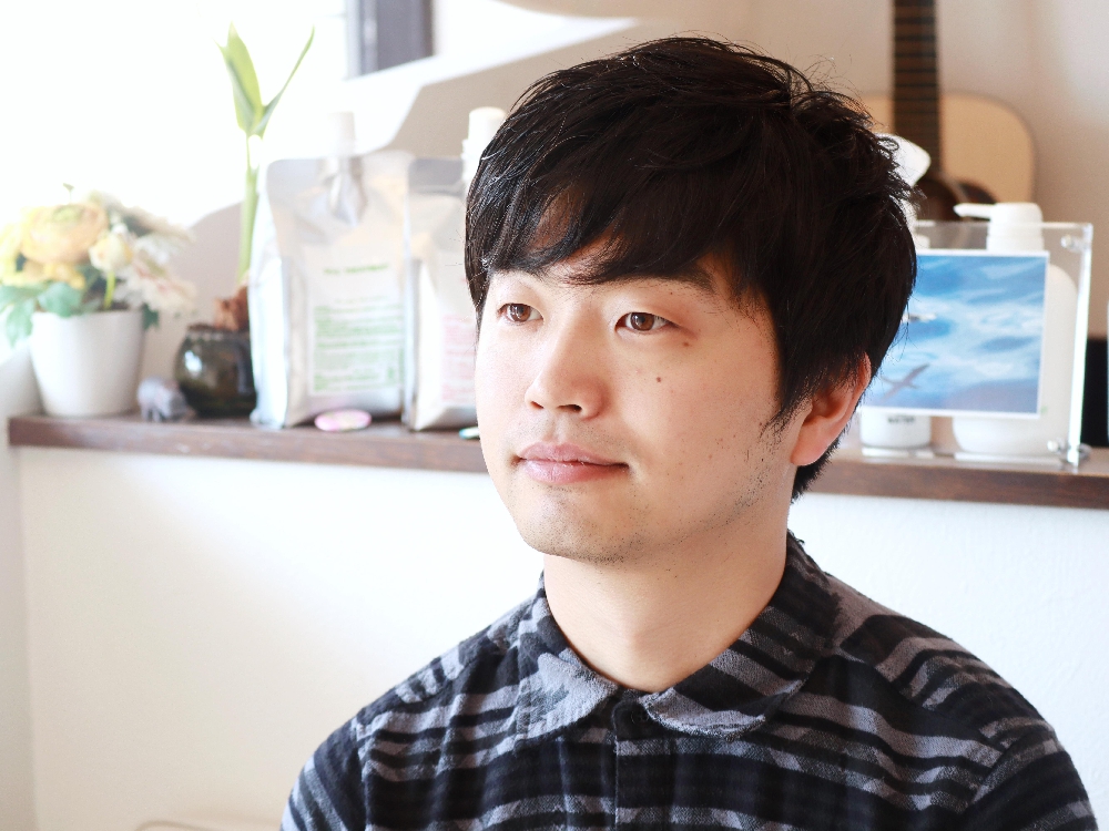 メンズの黒髪でつくるマッシュスタイル