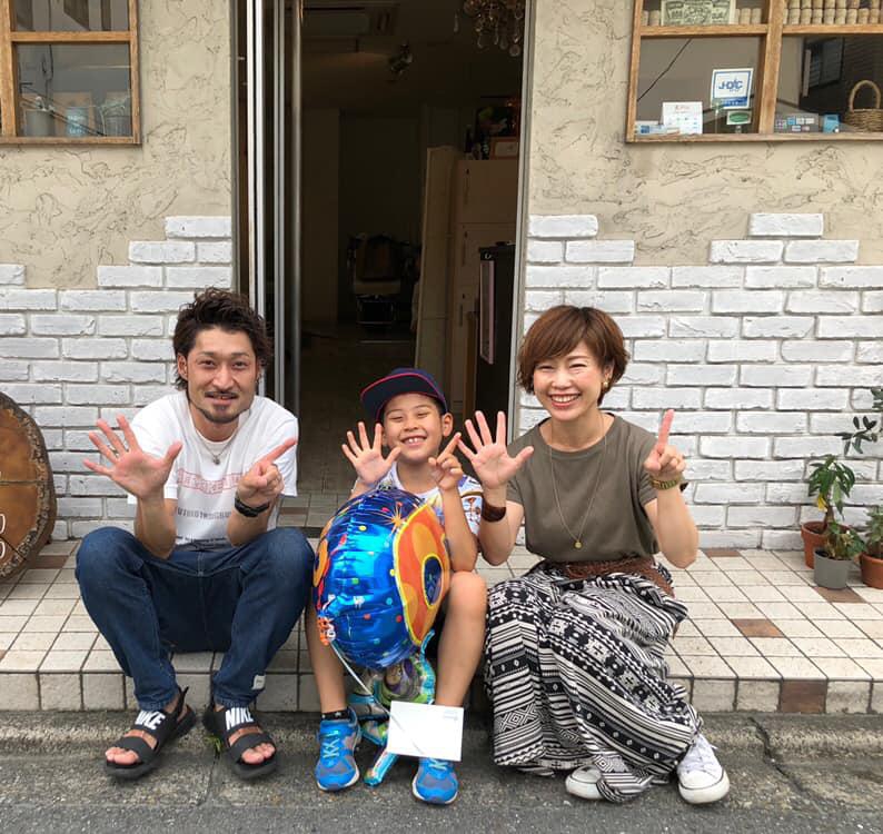 二子玉川の美容室ボノスのガオさんめぐみさんにエステ用ベッドを譲って頂けました(^o^)/✨